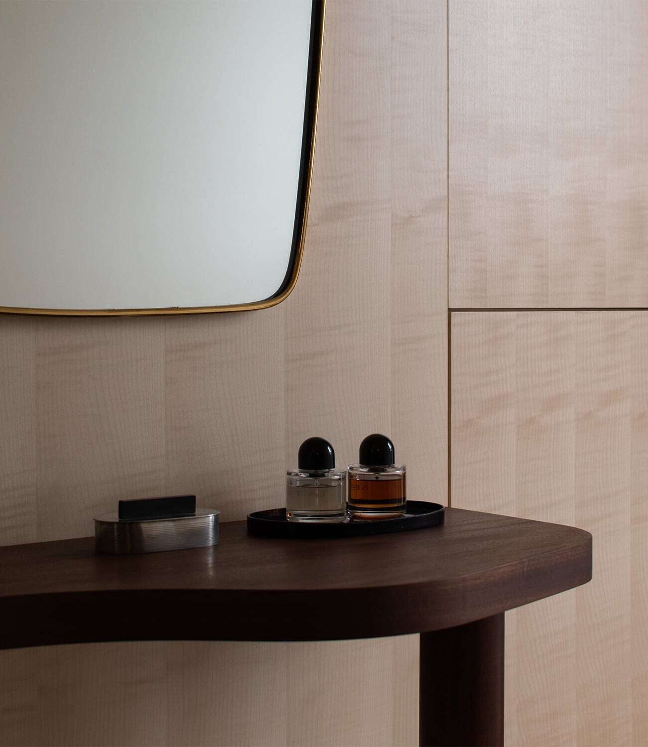 Vanity detail